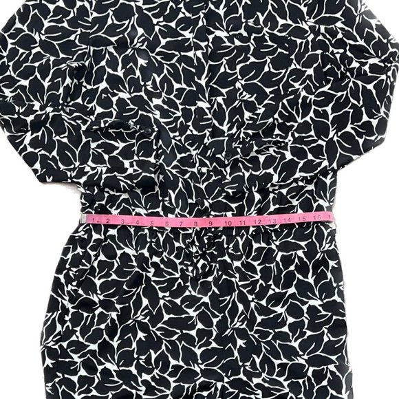 LOFT One-Piece Black & White (Cream) Leaf Pattern Jumpsuit Romper Size 10 - Picture 12 of 14